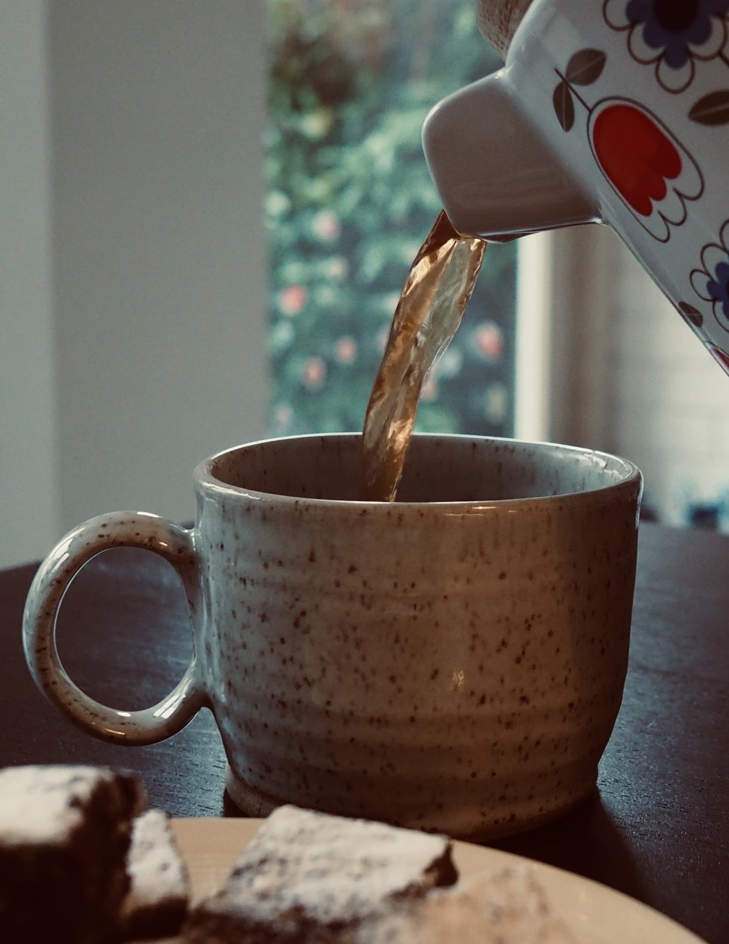 Black-Tea-mug-teapot