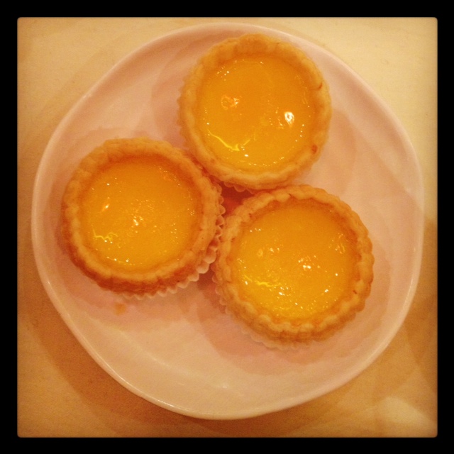 Warm egg custard tarts
