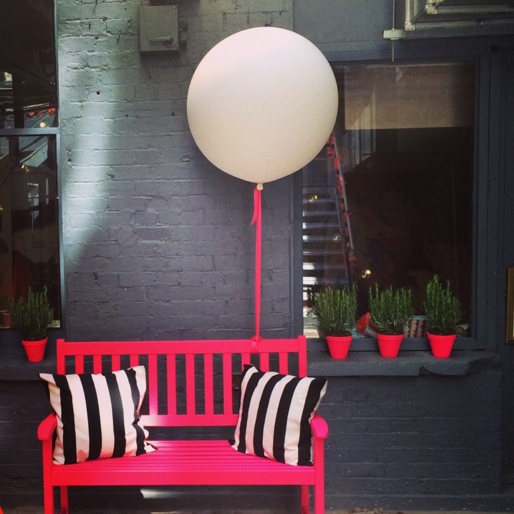 A pink bench in Chelsea, sat just outside the Rumour Christmas Press show... my kinda bench.