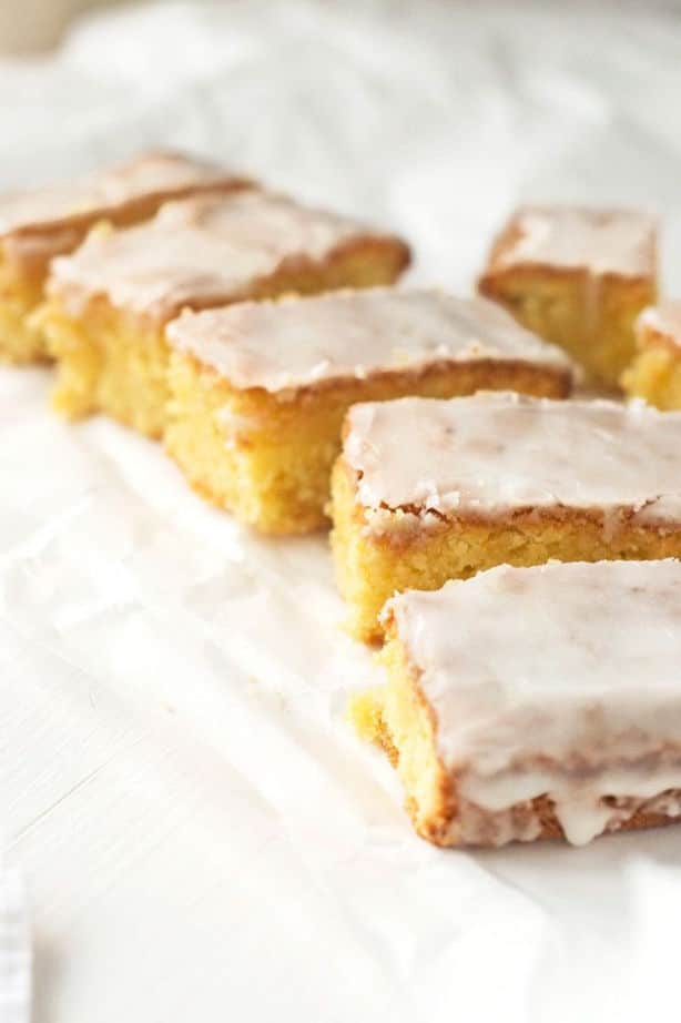 Lemon drizzle cake