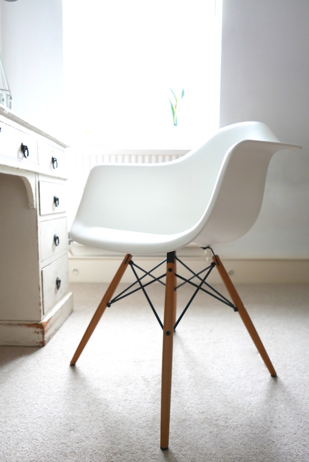 Vitra Charles Ray Eames DAW Chair