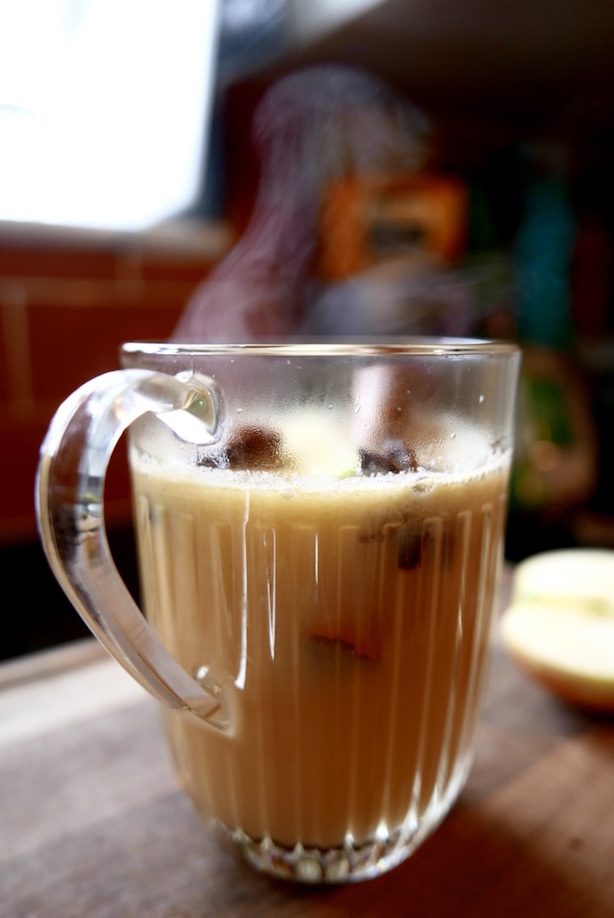 Hot apple spiced drink