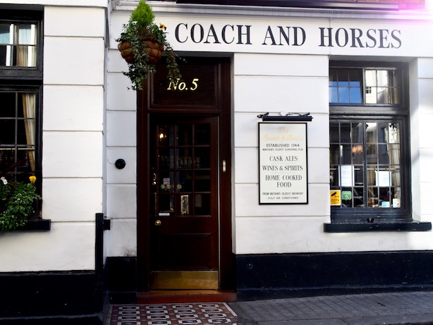 Poppy-Loves-Coach-Horses-Sheraton-Grand-London-Park-Lane