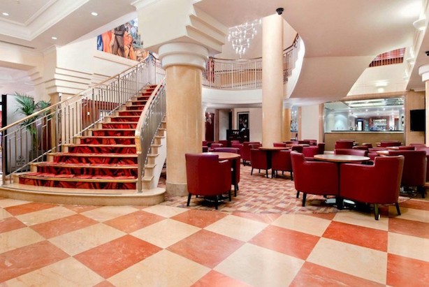 Poppy-Loves-Paddington-Hilton-Cornwall-1