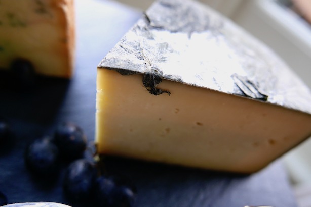 Ultimate-Christmas-Cheeseboard-Poppy-Loves-7