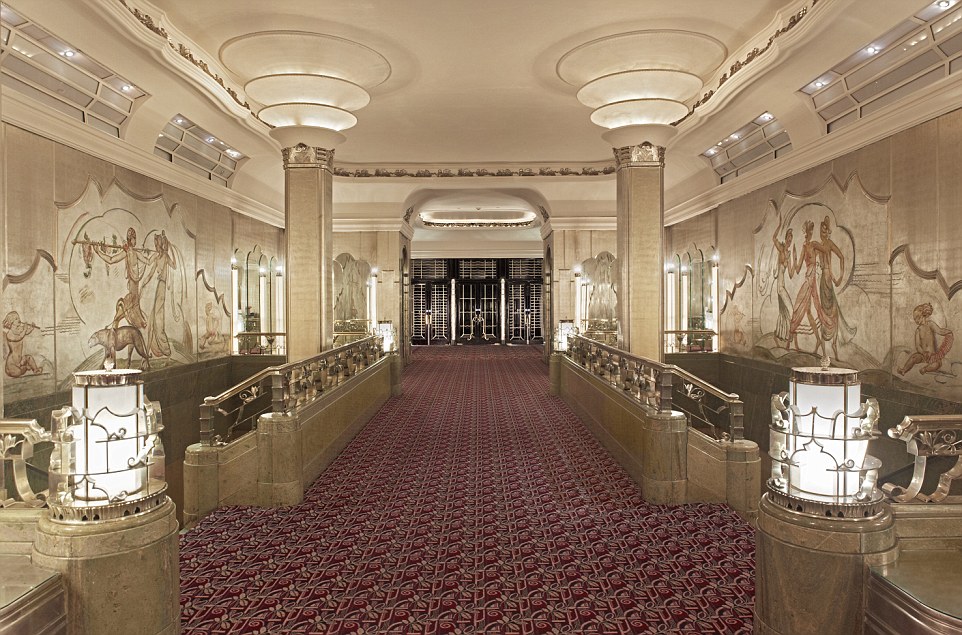 Poppy Loves-Ball-Room-Sheraton-Grand-London-Park-Lane-8