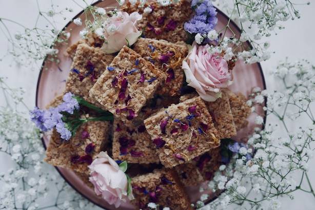 Lyle's-Golden-Syrup-Flapjacks-2