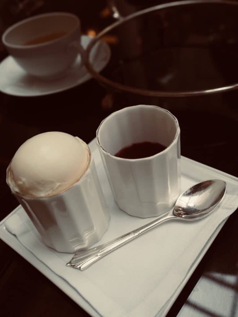Lanesborough-Afternoon-Tea-Peggy-Porschen