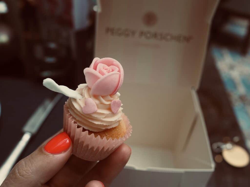 Lanesborough-Afternoon-Tea-Peggy-Porschen