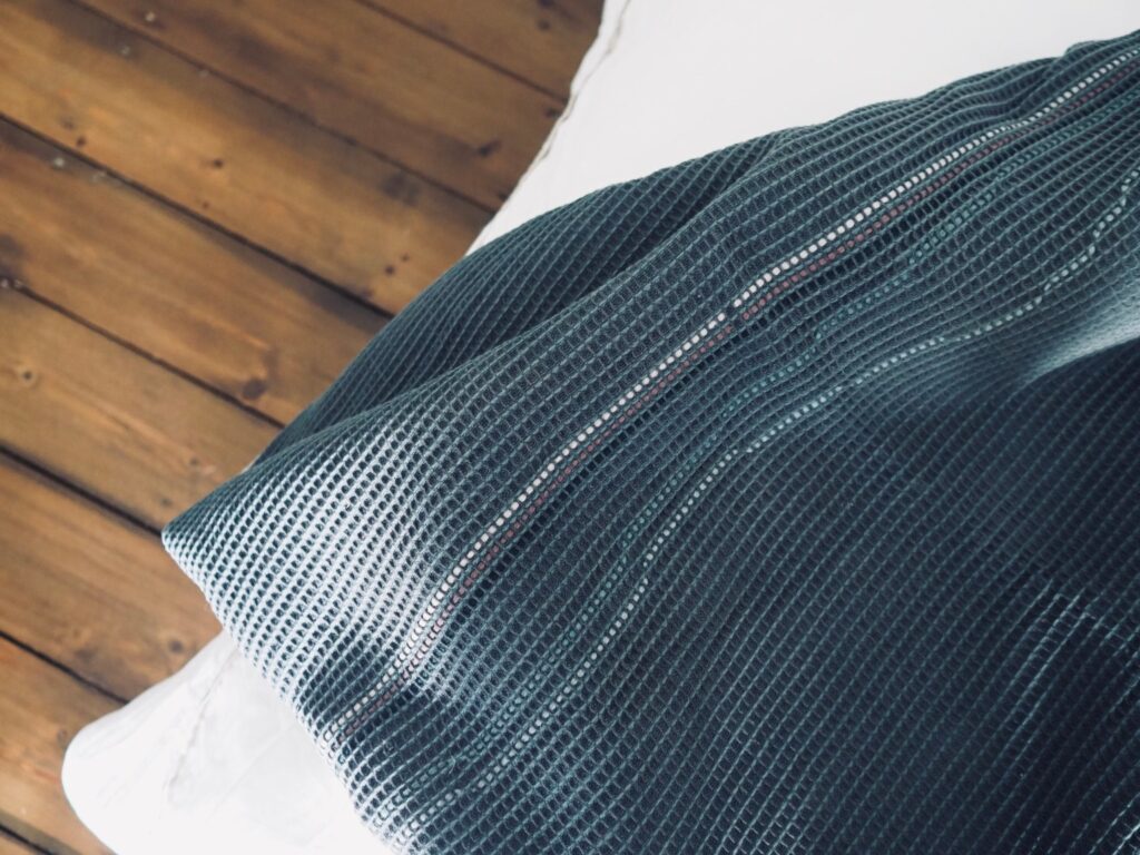 Devon-Hills-Throw-Naturalmat